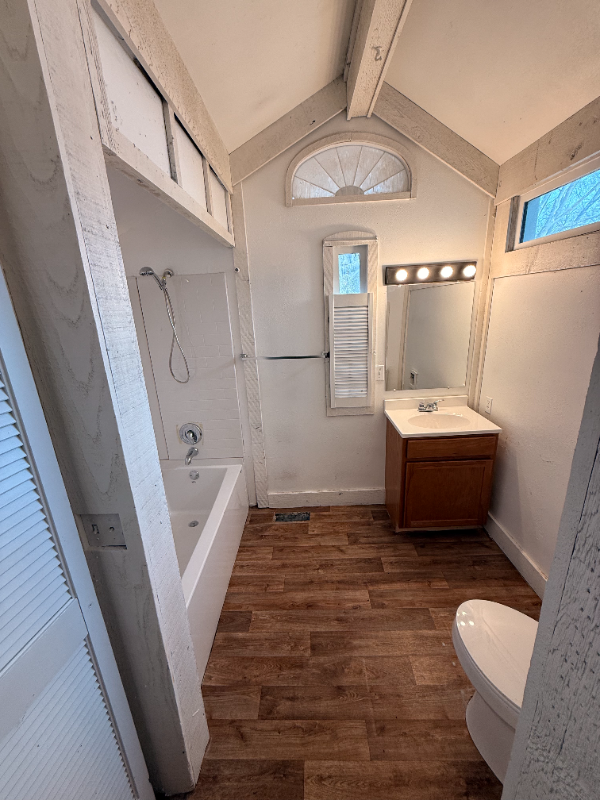 1107 E Frye Ave - Photo 3 of 9