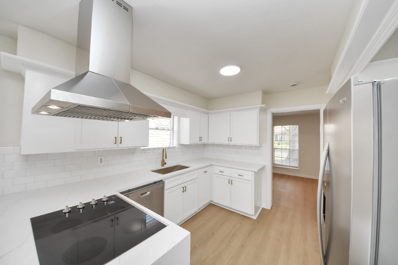 11319 Chevy Chase Dr - Photo 6 of 20