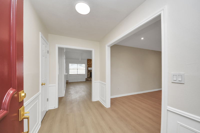 11319 Chevy Chase Dr - Photo 7 of 20