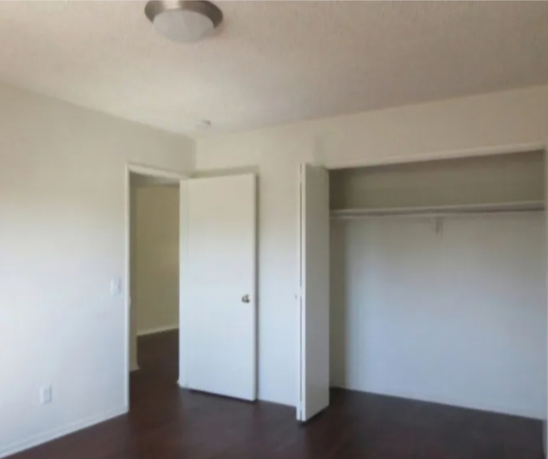 447 W Elk Ave - Photo 3 of 3