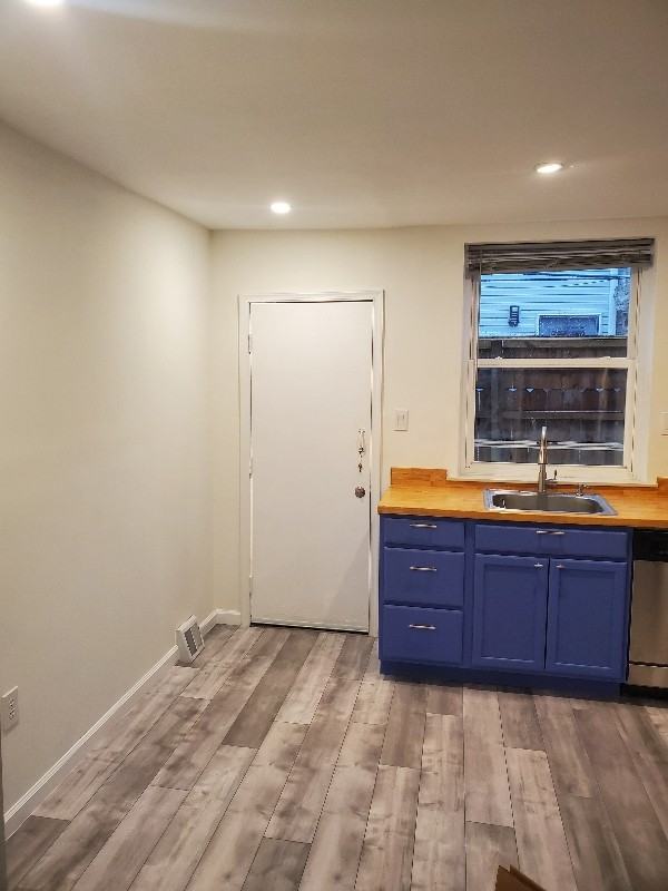 541 Watkins St - Photo 4 of 13