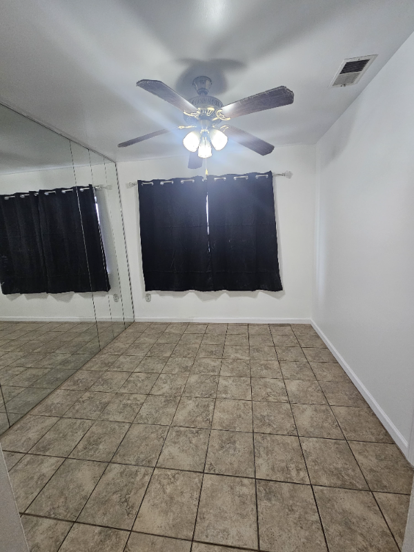 310 Kennedy Dr - Photo 4 of 6