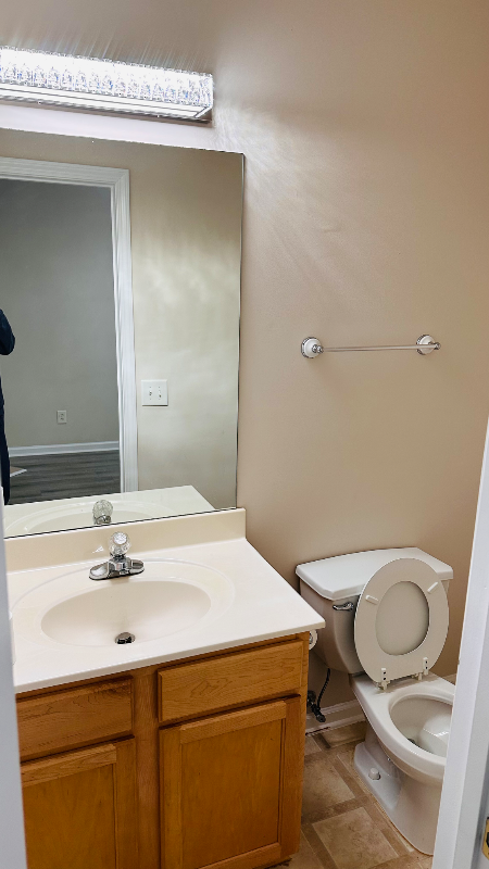 5961 Grovegate Ln - Photo 5 of 11