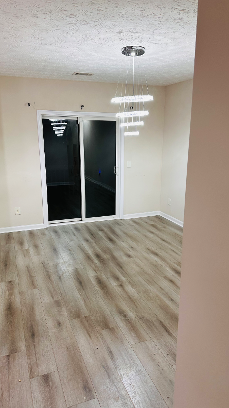 5961 Grovegate Ln - Photo 7 of 11