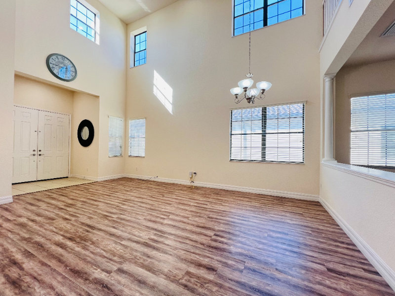 10441 Stapeley Dr - Photo 4 of 20