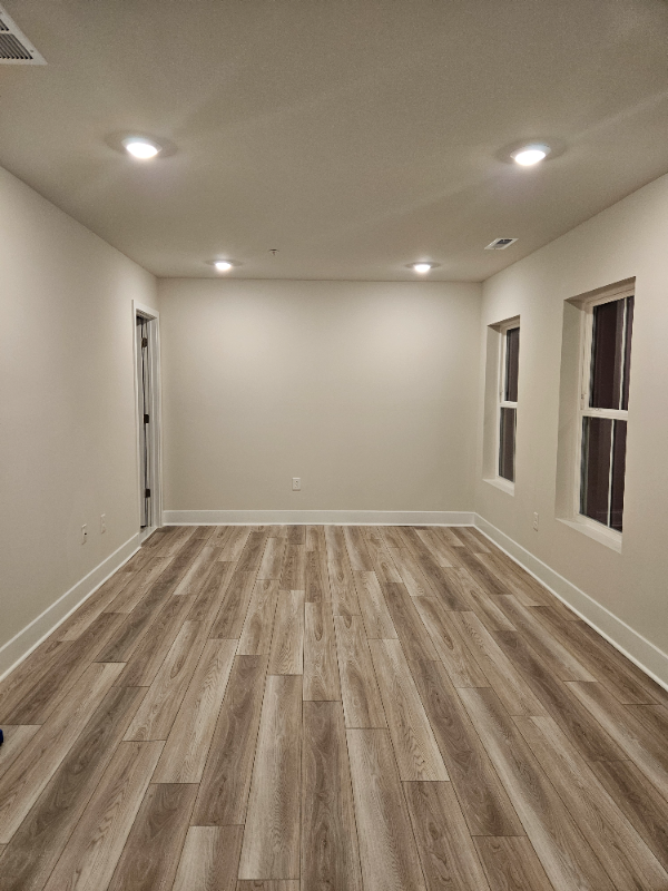 7232 Contee Rd - Photo 4 of 12