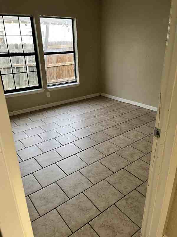 1801 Duncan Ave - Photo 4 of 20