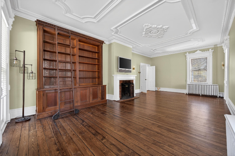 333 Park Ave - Photo 2 of 13