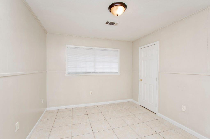 13601 Goodwood Blvd #13601 - Photo 2 of 7