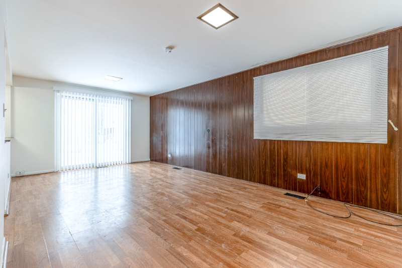 9260 Dee Rd - Photo 6 of 20