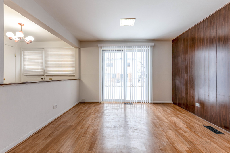 9260 Dee Rd - Photo 7 of 20