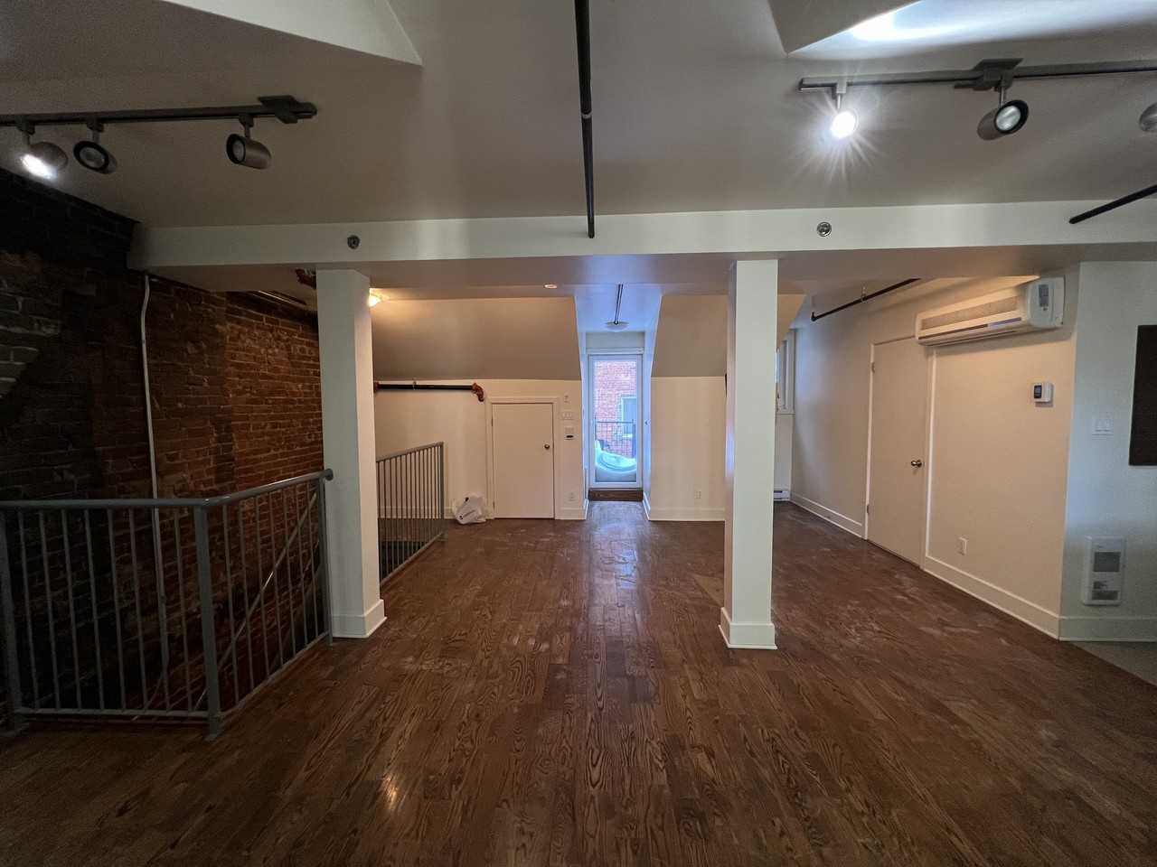 468 Rue McGill - Photo 3 of 24