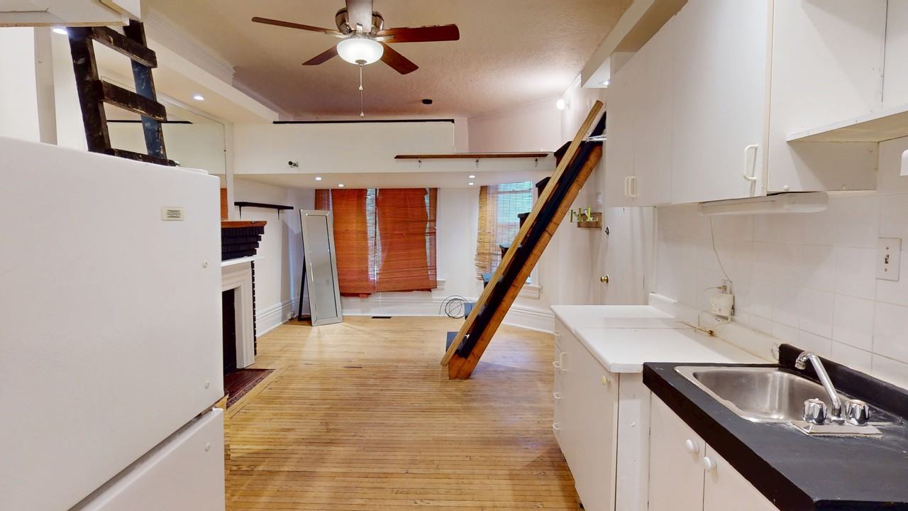 DOVERCOURT RD & COLLEGE ST - Photo 4 of 46