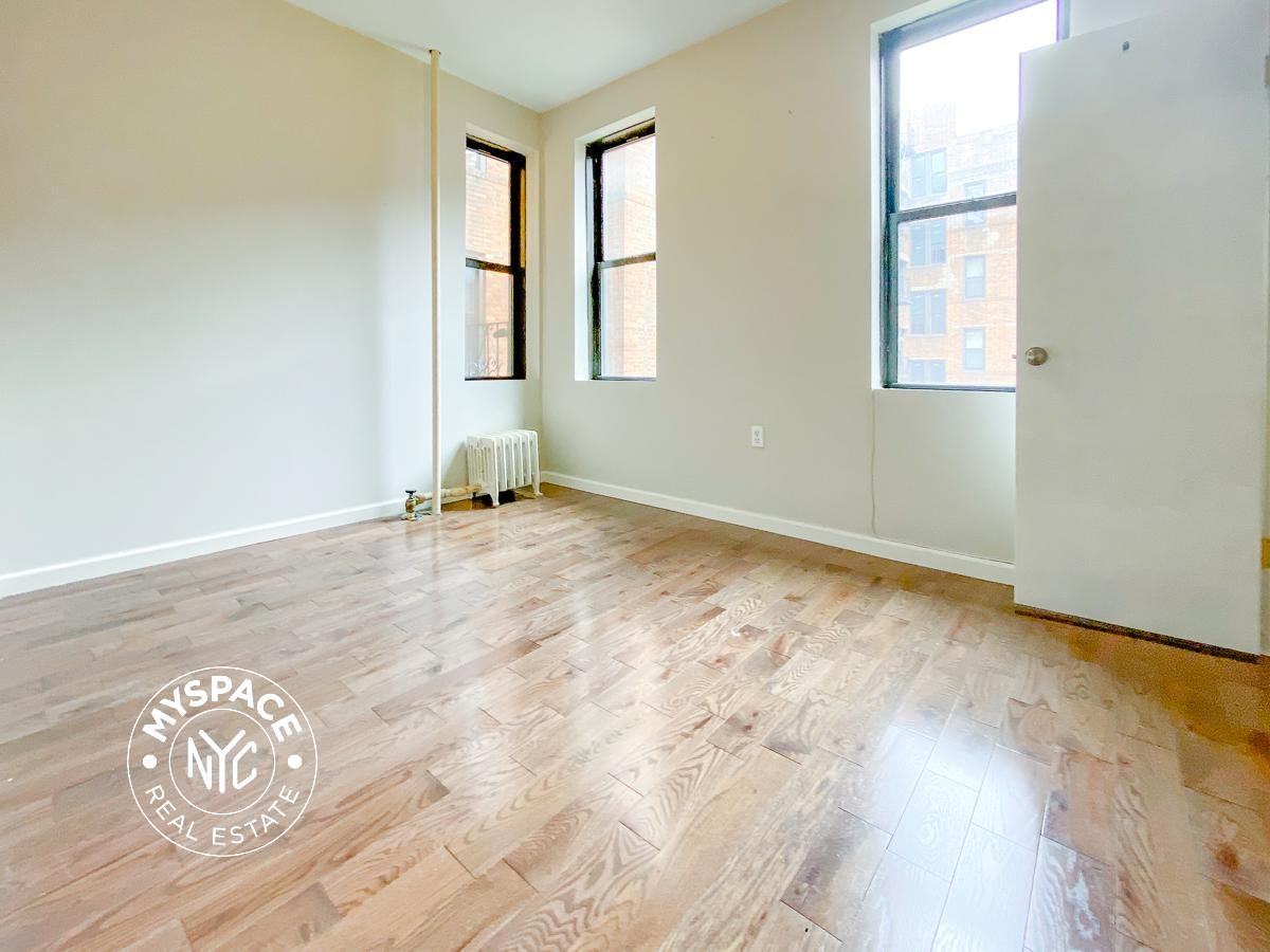 240 Crown St #2T - Photo 4 of 6