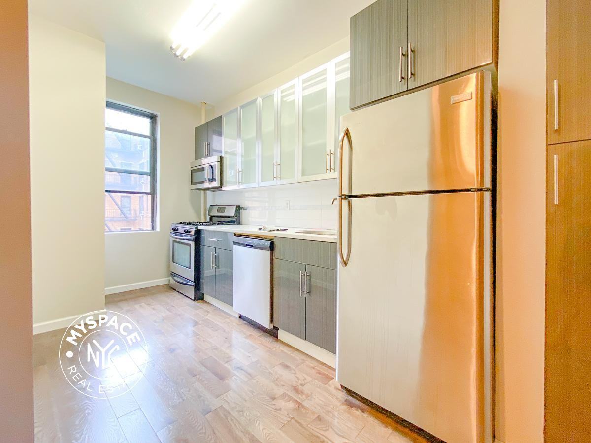 240 Crown St #2T - Photo 5 of 6