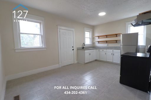 2244 Memorial Ave - Photo 3 of 12