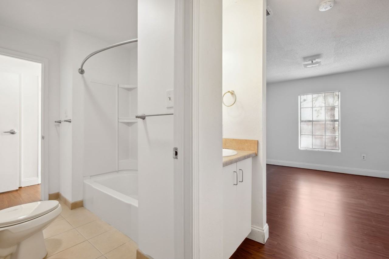 12220 Apache Avenue - Photo 3 of 28