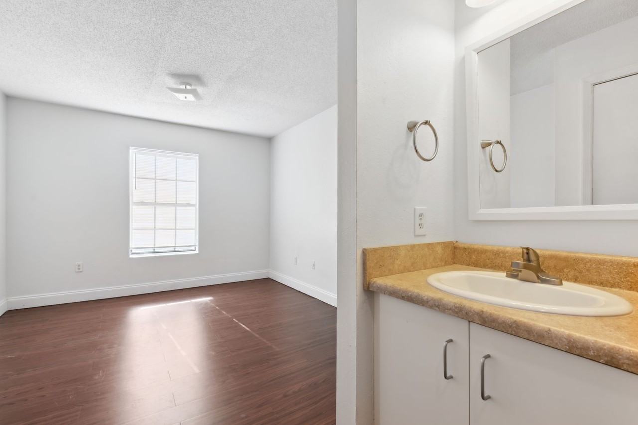 12220 Apache Avenue - Photo 5 of 28