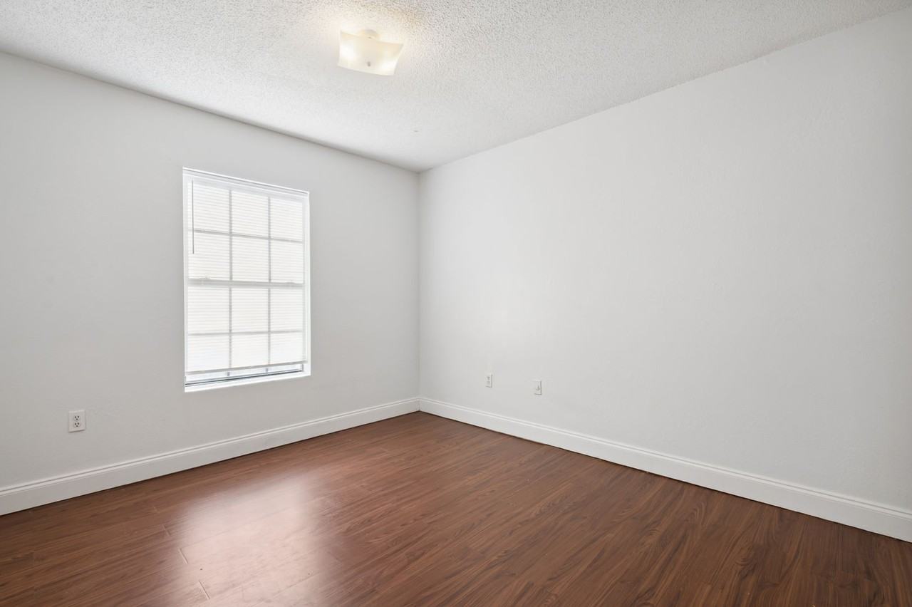 12220 Apache Avenue - Photo 7 of 28