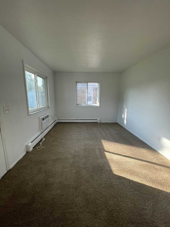 255 Graham St #B - Photo 2 of 11