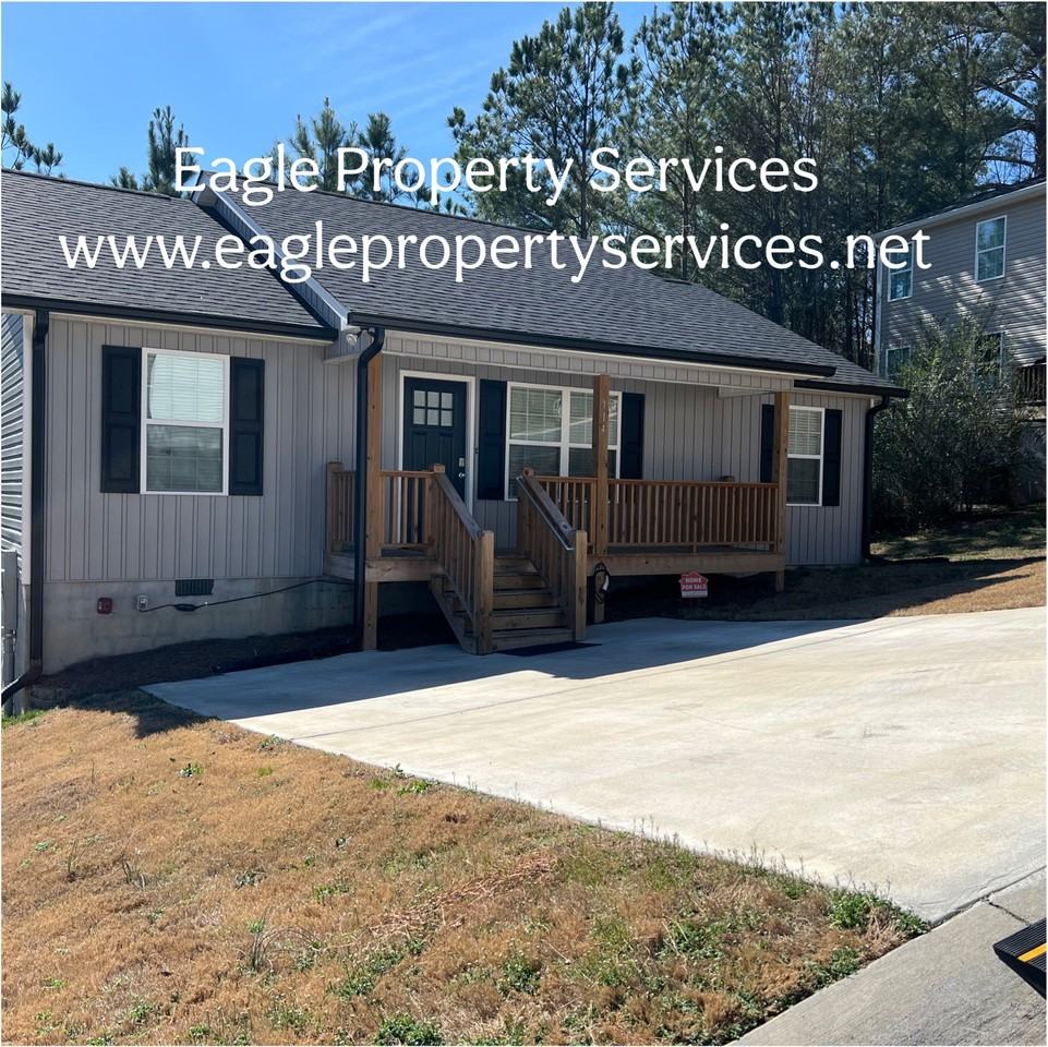 114 Roslyn Ct #1 - Photo 2 of 11