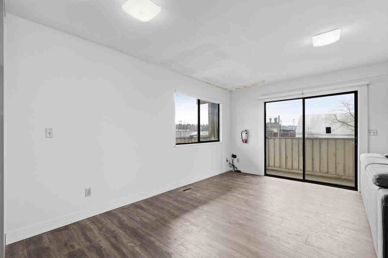 12163 Old Yale Road - Photo 3 of 16