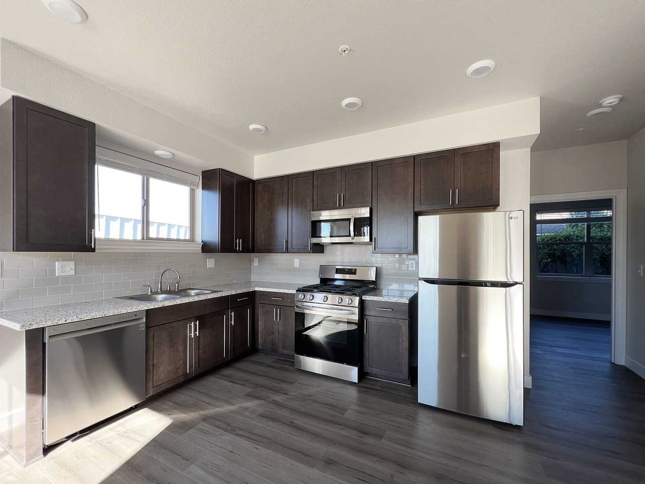 3041 Smith Ln - Photo 5 of 14