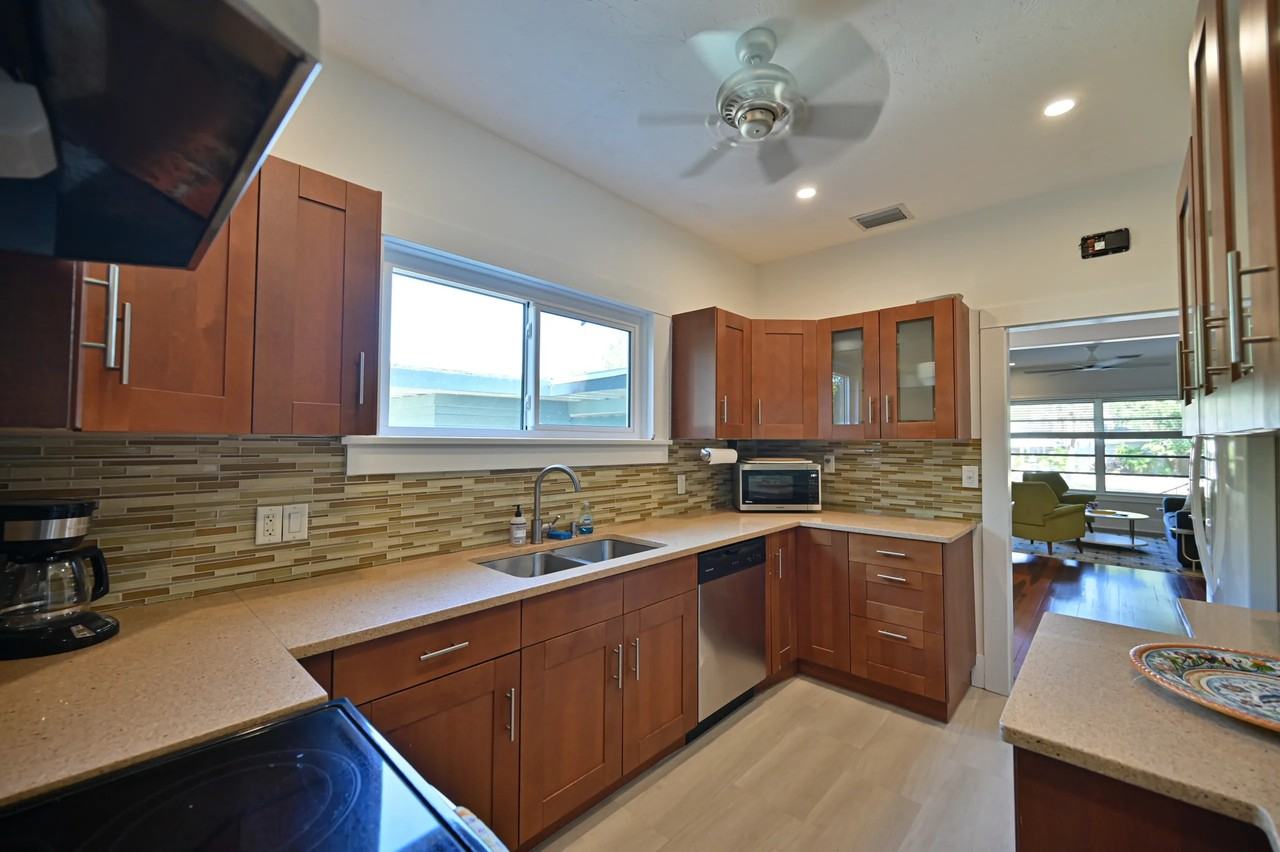2408 Hillview St #NA - Photo 6 of 24