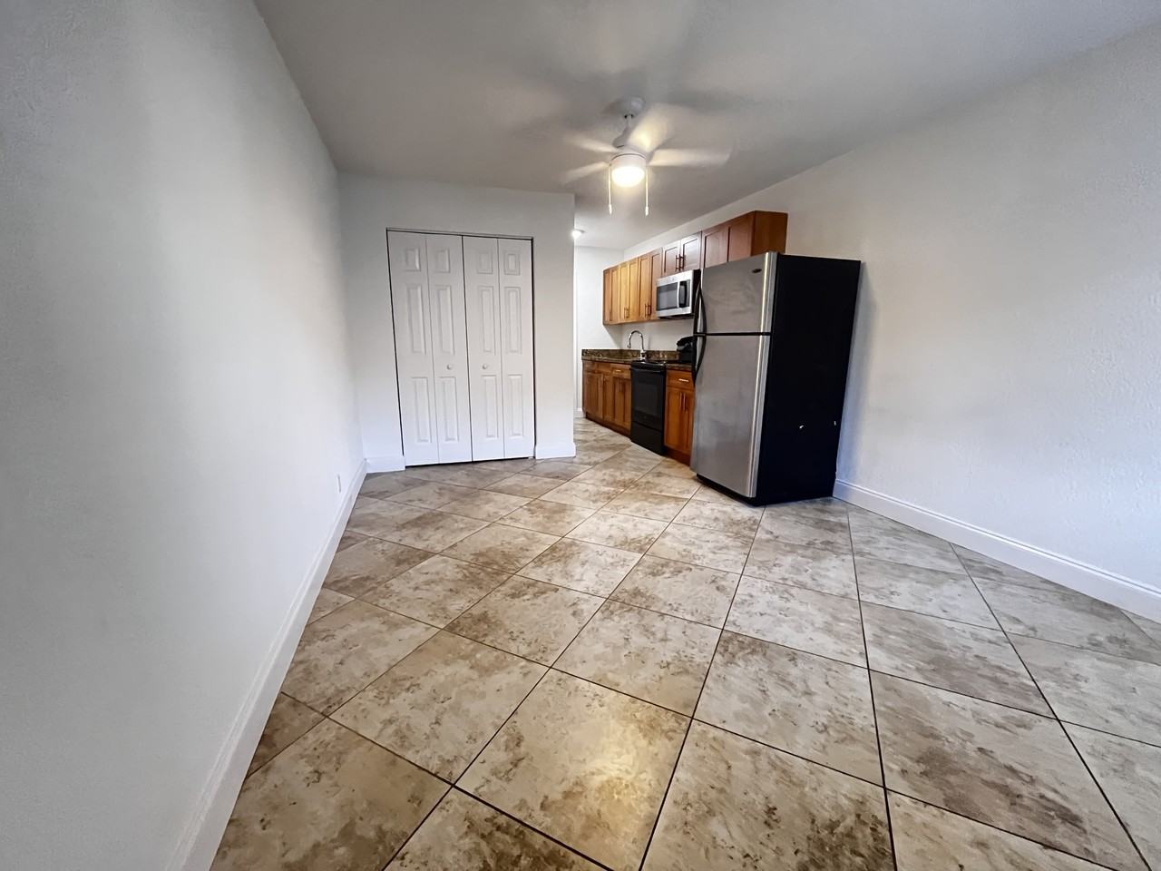 1760 Sw 21st Ct #C - Photo 2 of 5