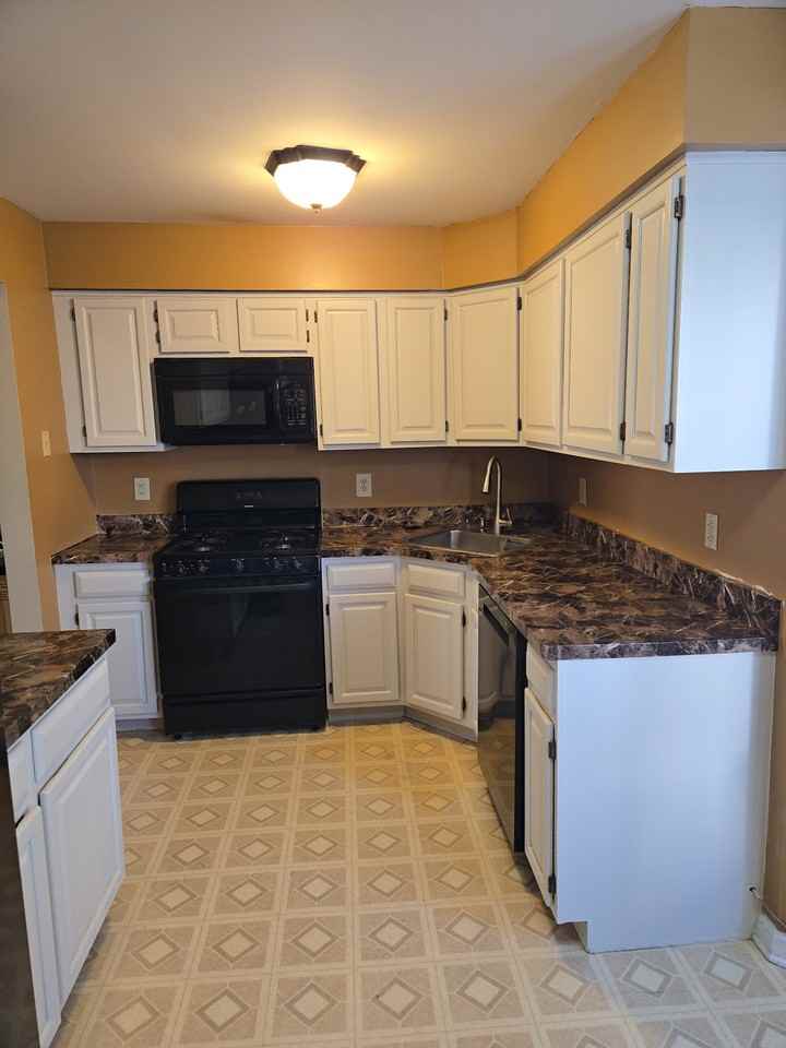 1301 Sabrina Ln #1301 - Photo 2 of 10