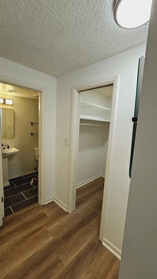 1112 W Main St #B5 - Photo 5 of 10