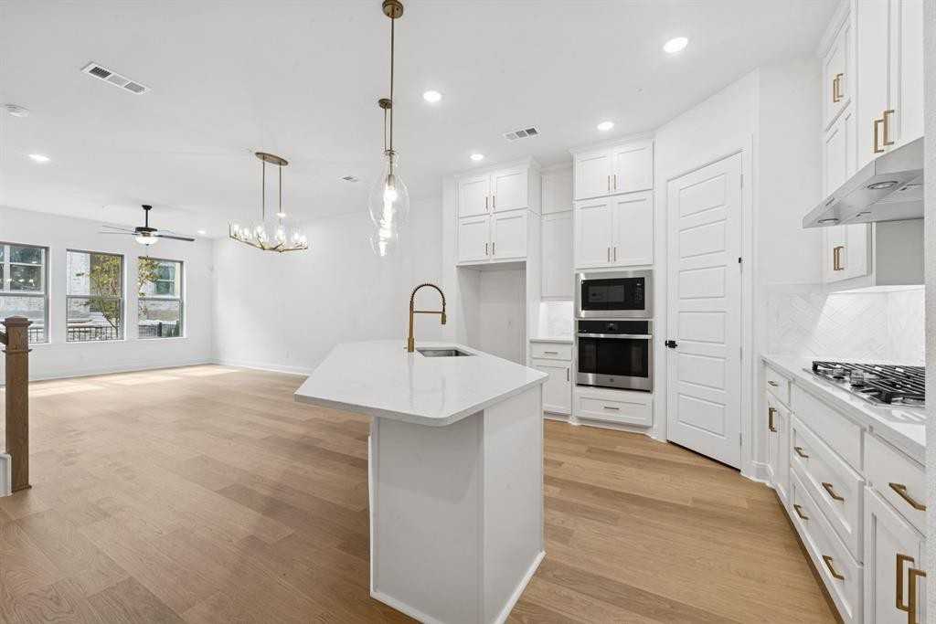 4839 Fuller Ct #703 - Photo 5 of 19