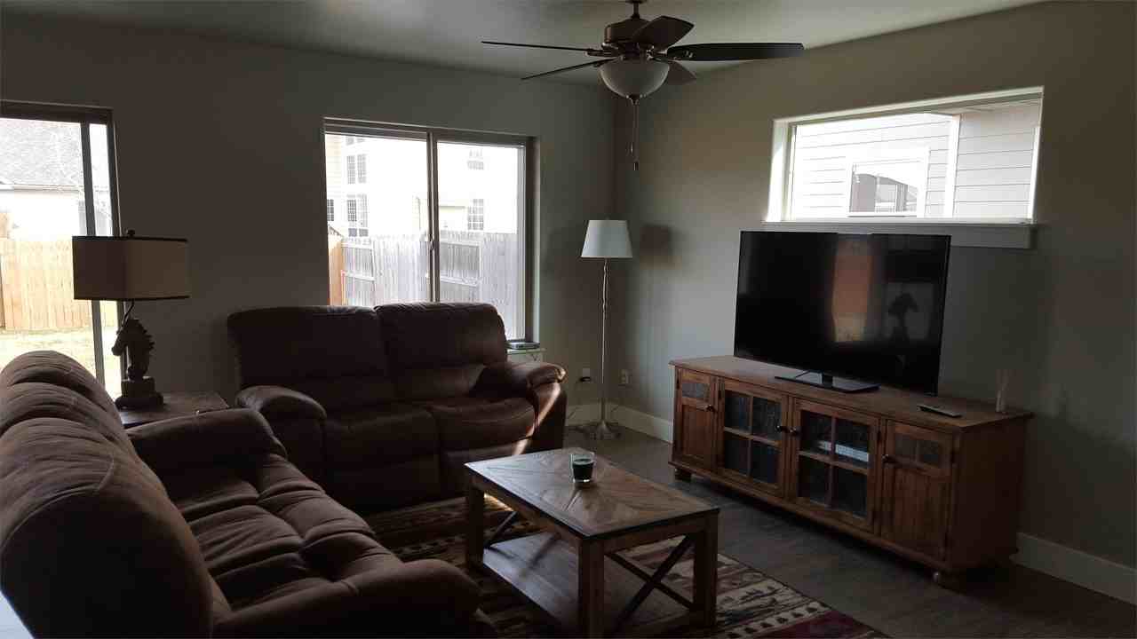 726 Forestglen Dr #A - Photo 4 of 19