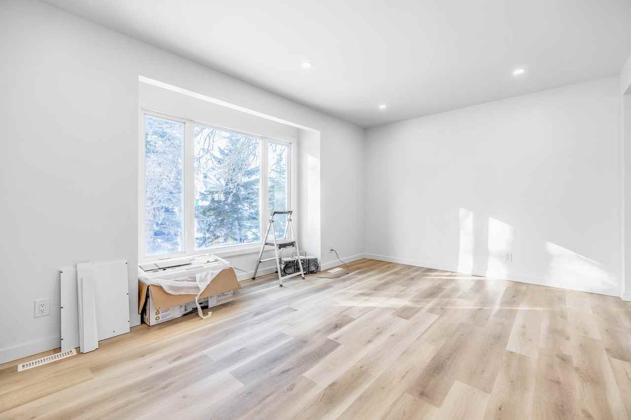 1819 Assiniboine Avenue - Photo 3 of 24