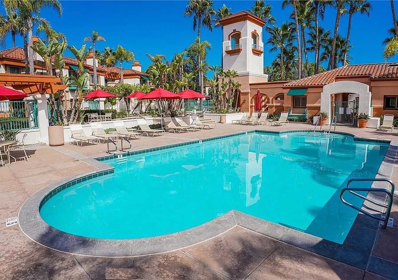 208 Villa Point Dr #208 - Photo 3 of 19