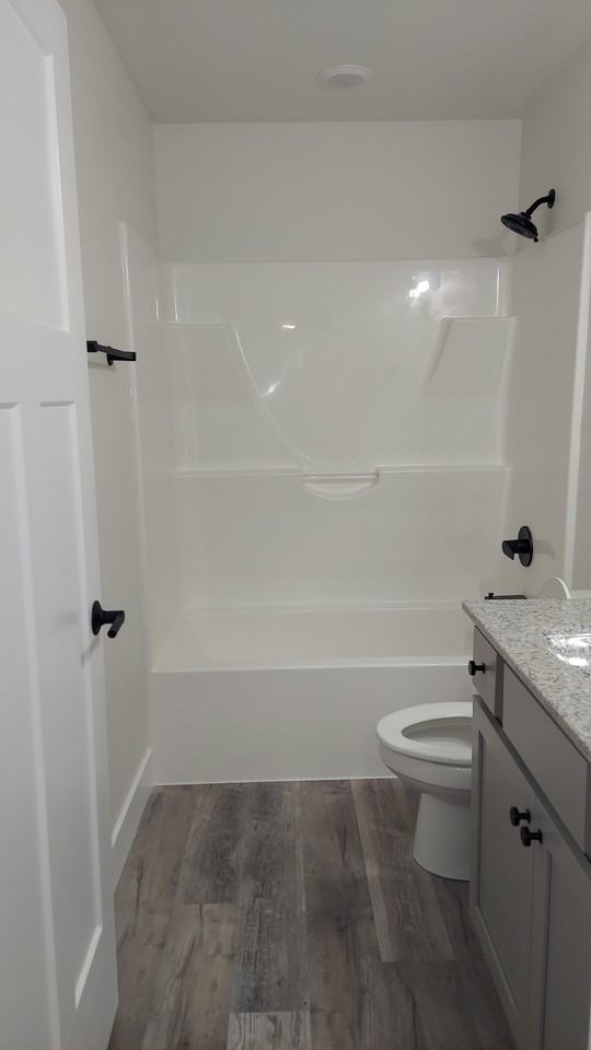 406 Eagle St #406 - Photo 3 of 9