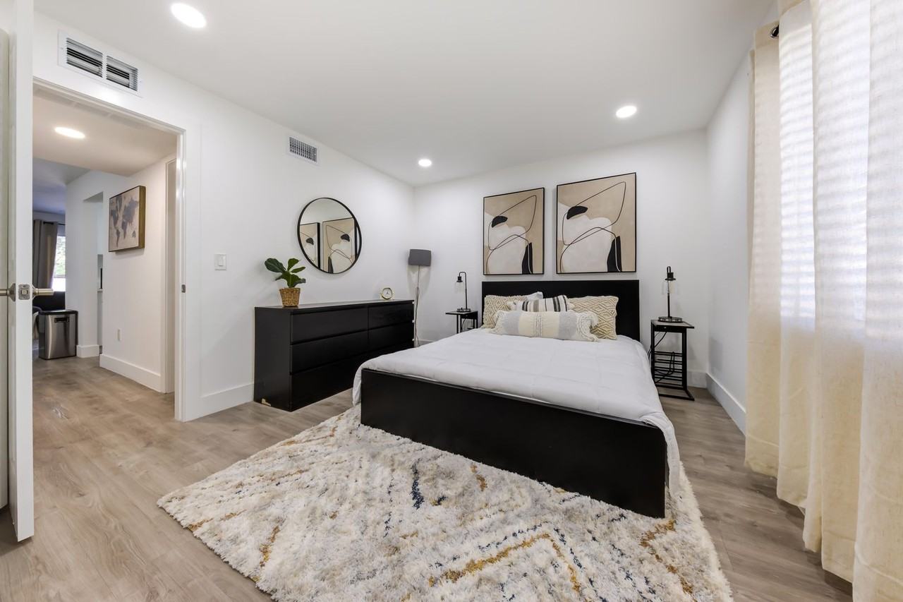 Takomah Apartments - Photo 3 of 8