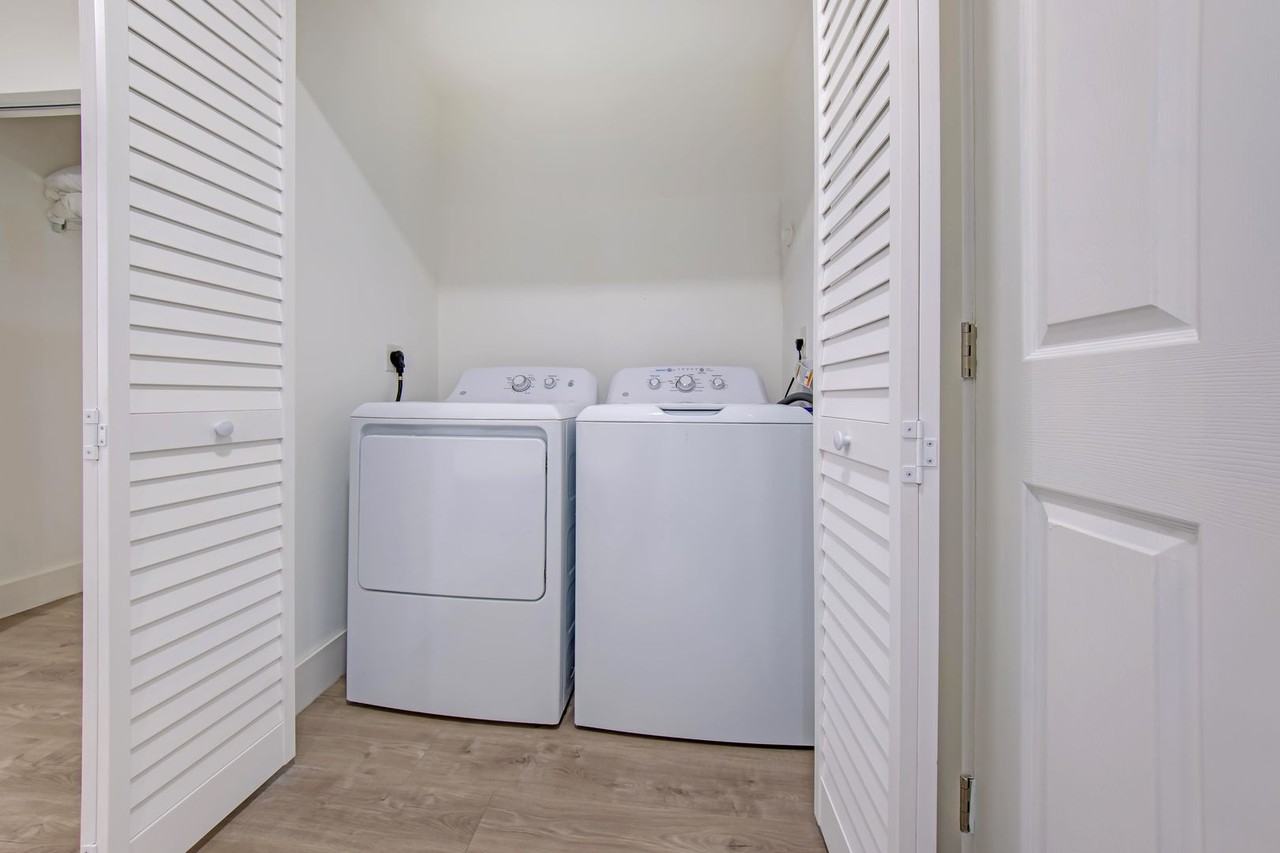 Takomah Apartments - Photo 4 of 8