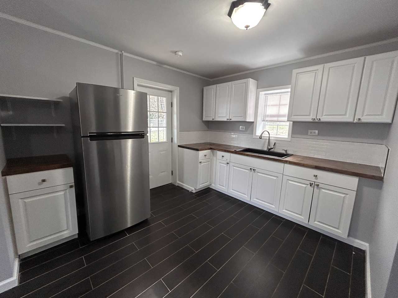 1502 Richardson St #1 - Photo 6 of 15