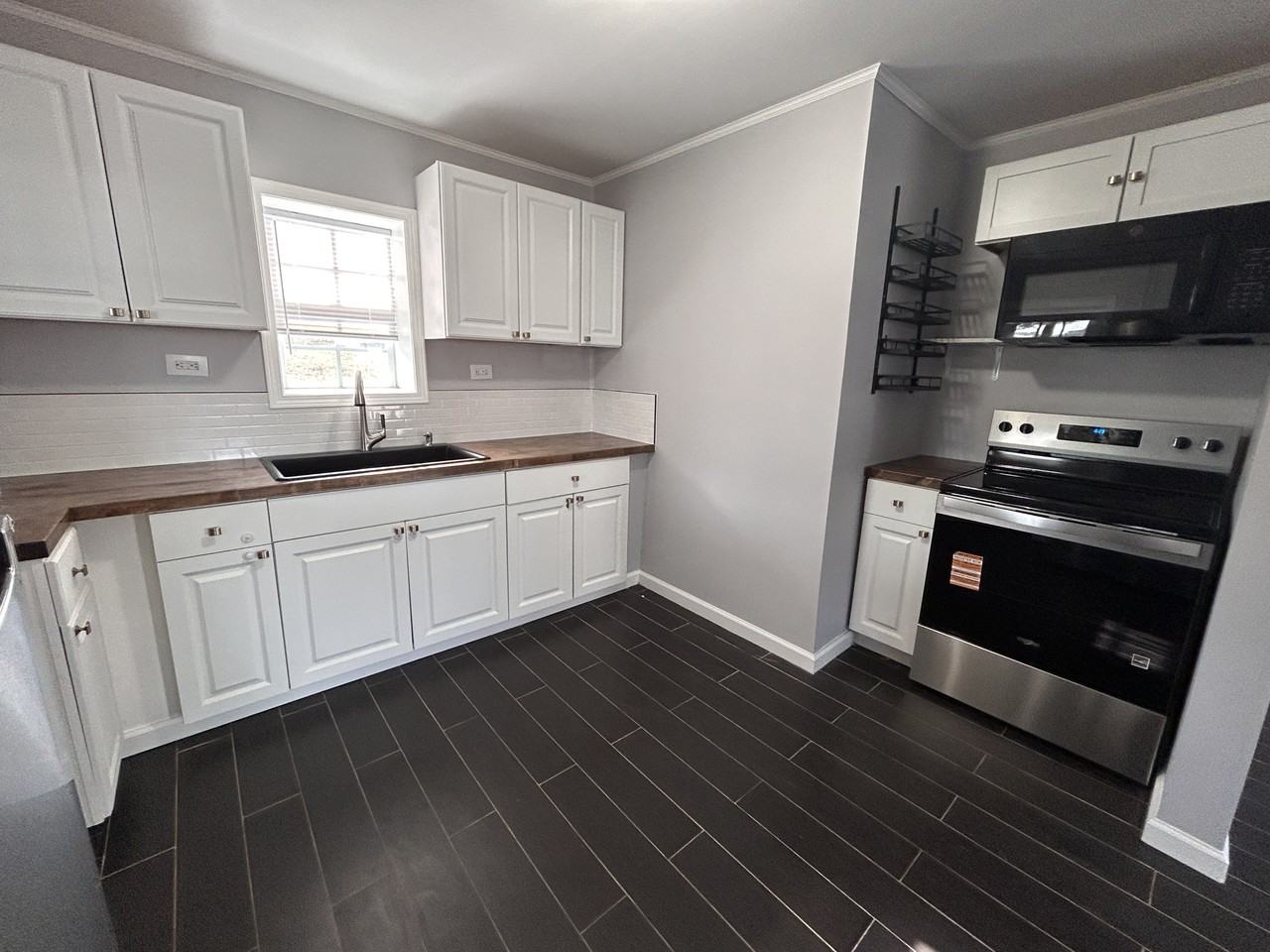 1502 Richardson St #1 - Photo 7 of 15