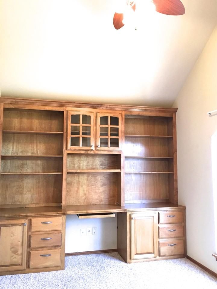 813 W Windmill Ct #1 - Photo 2 of 10