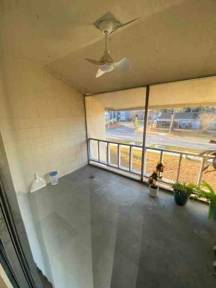 290 Flower Ln - Photo 4 of 13