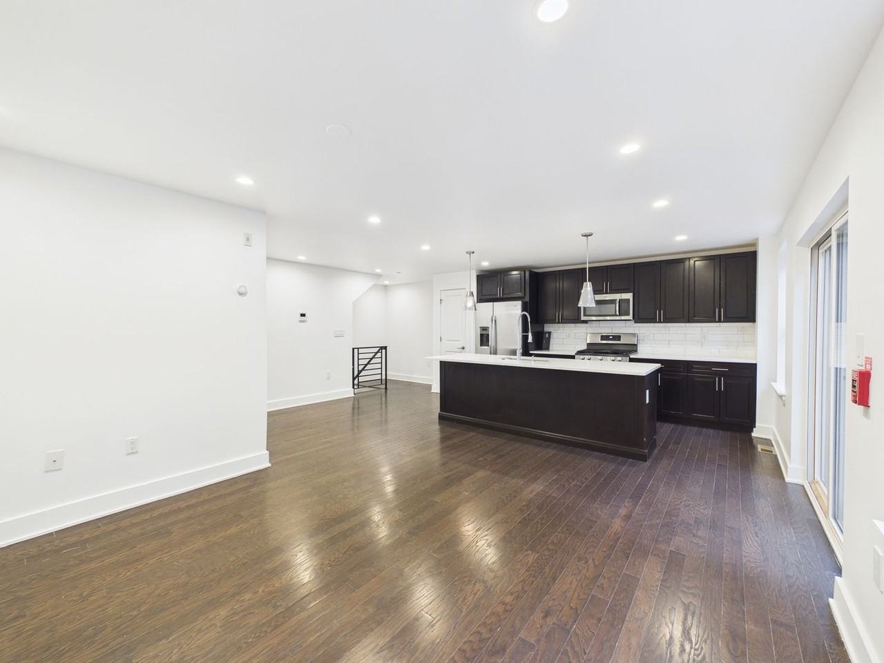 1521 N Franklin St - Photo 4 of 26