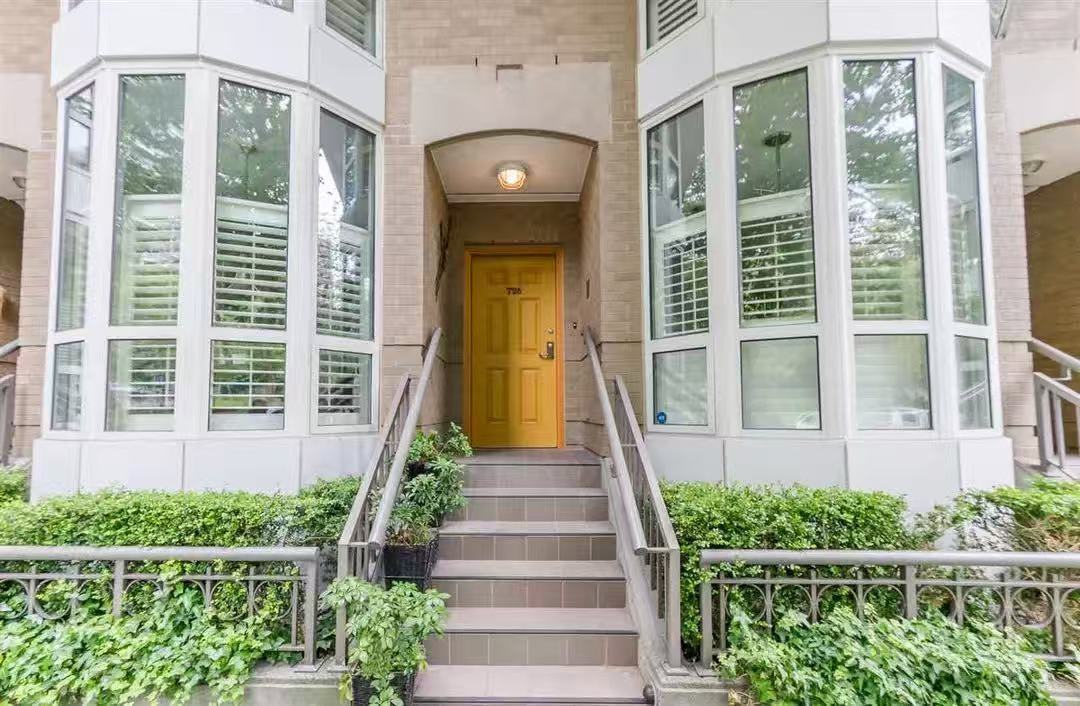 888 Beach Avenue #t23 - Photo 2 of 15