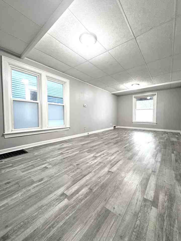 39 Aldrich Pl - Photo 3 of 15