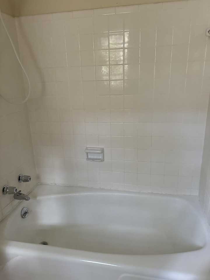 712 8th Ave Apt A #1 - Photo 4 of 6