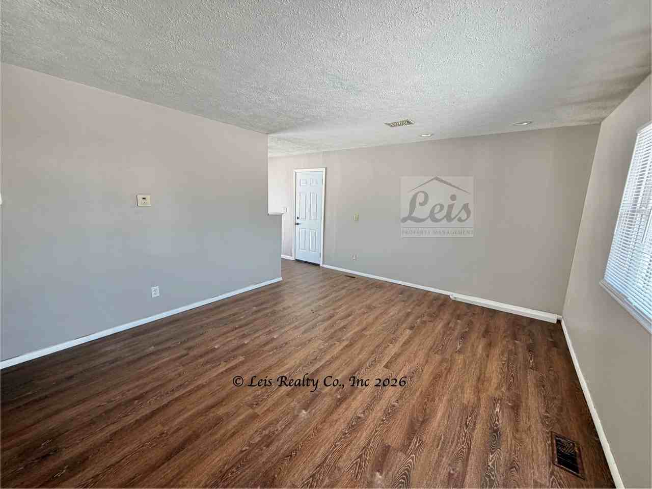 1112 Skylark Dr #1 - Photo 5 of 20