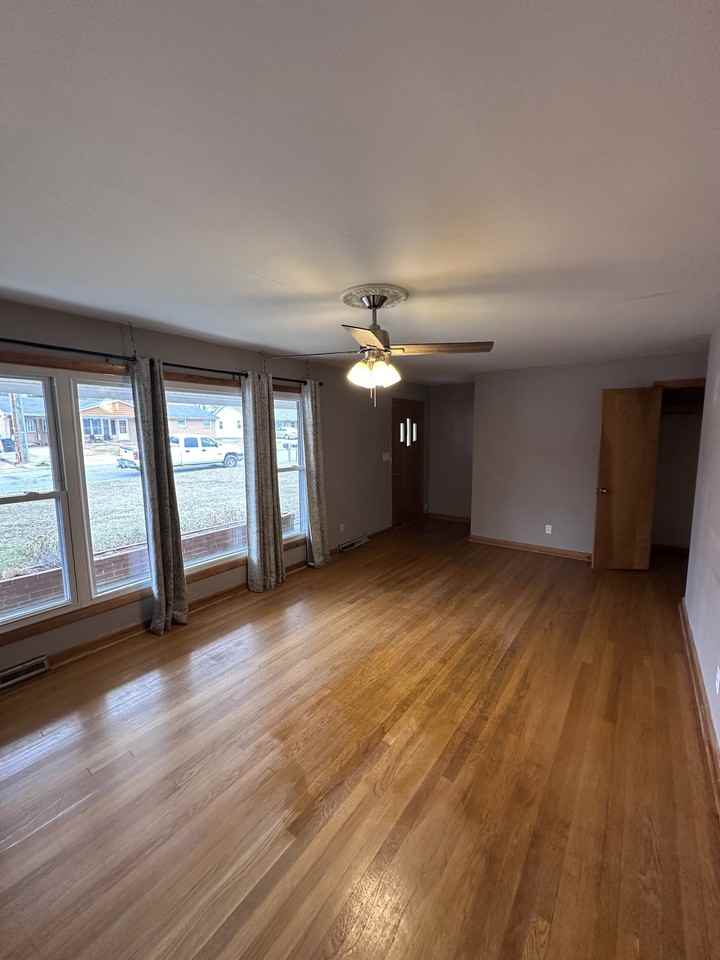 638 Oakland Dr #1 - Photo 3 of 31