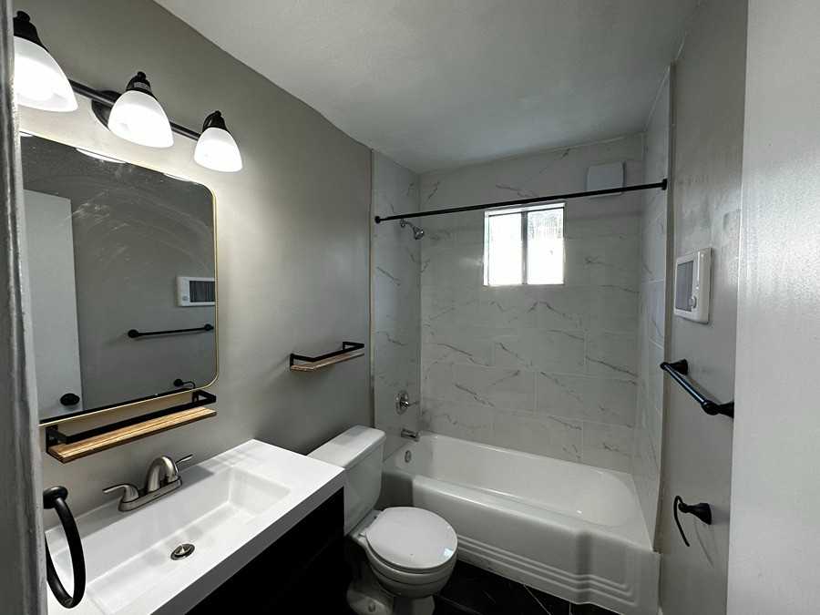 423 East Ocean Avenue #15 - Photo 6 of 8