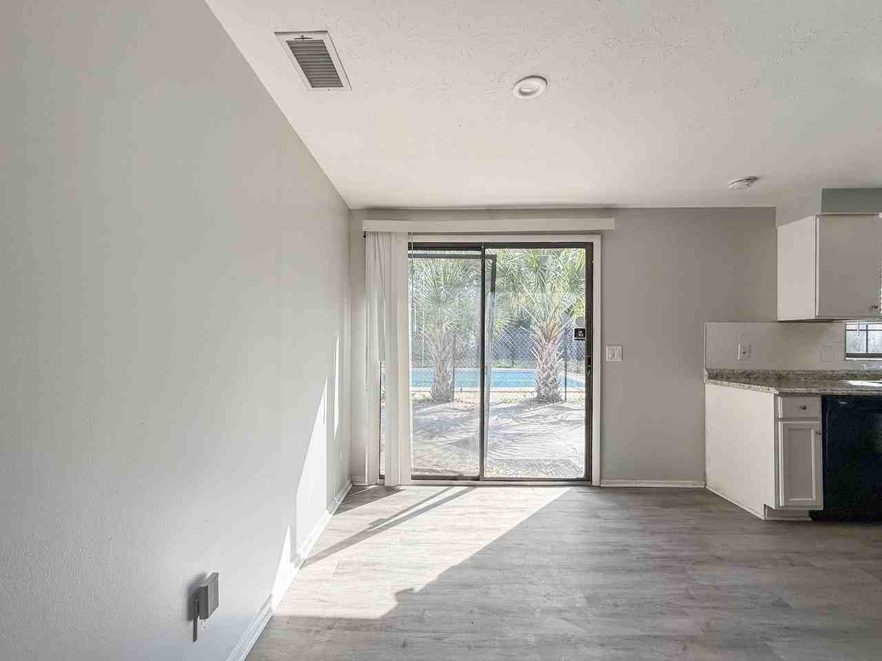 7740 Arble Dr - Photo 5 of 28